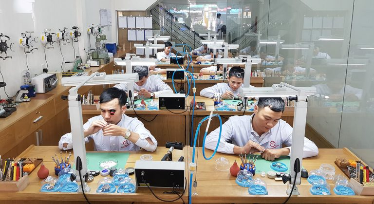 Bệnh viện Đồng hồ tự hào là mô hình Đào tạo – Dạy nghề sửa chữa đồng hồ theo chuẩn quốc tế đầu tiên tại Việt Nam
